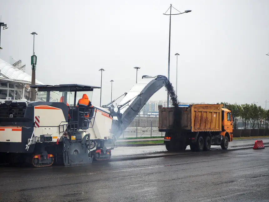 A milled surface prepared for resurfacing