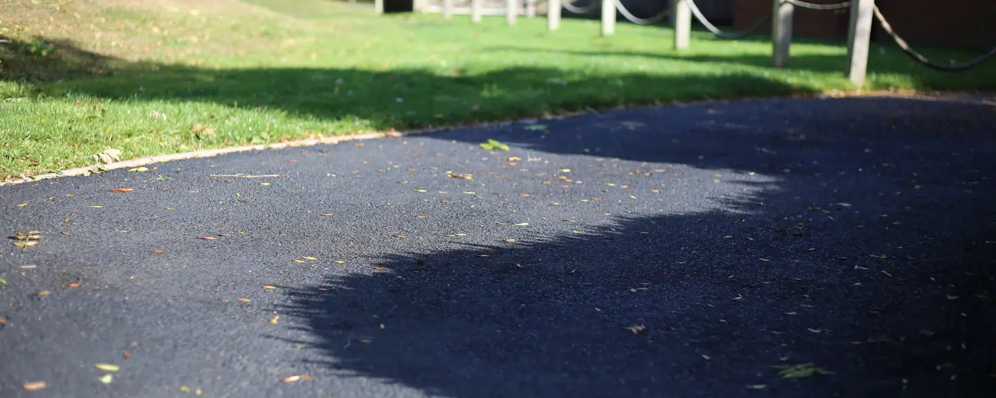 A curved tarmac driveway apron — Tarmac Driveways in Putney by Meads Resurfacing